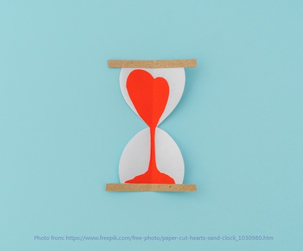 paper-cut-hearts-sand-clock_1232-3636 paper-cut-hearts-sand-clock_1232-3636